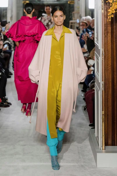 Look 13